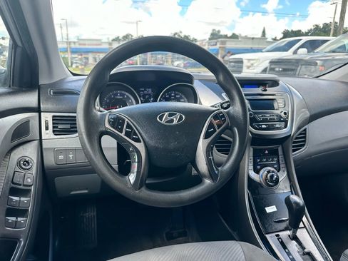 Used 2013 Hyundai Elantra GLS w/ Preferred Pkg image 11