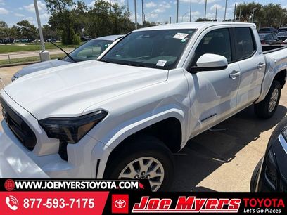 Used 2025 Toyota Tacoma SR5