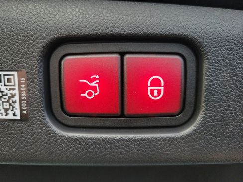 New 2026 Mercedes-Benz E 53 AMG e 4MATIC Sedan image 5