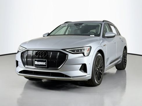 Used 2019 Audi e-tron Prestige w/ Prestige Package AWD/4WD image 3