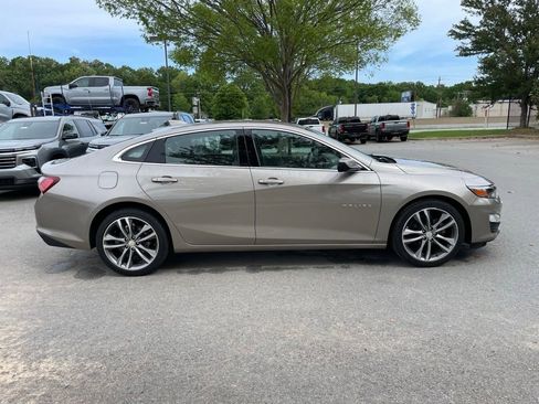 Used 2022 Chevrolet Malibu LT FWD image 8