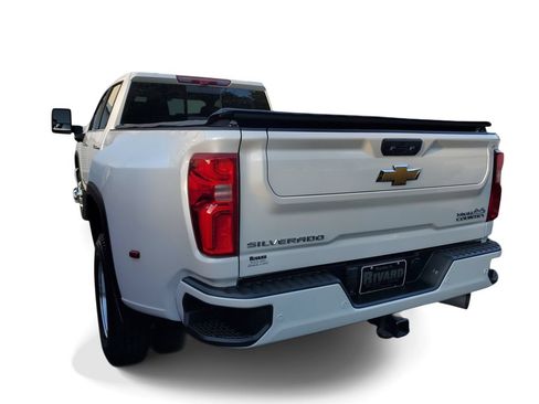Used 2025 Chevrolet Silverado 3500 High Country w/ High Country Premium Package AWD/4WD image 3