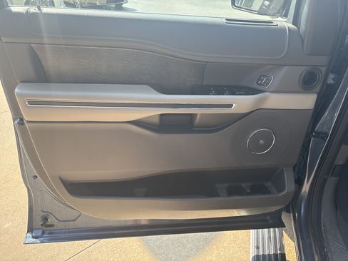 Used 2019 Ford Expedition Limited w/ Equipment Group 302A RWD image 14