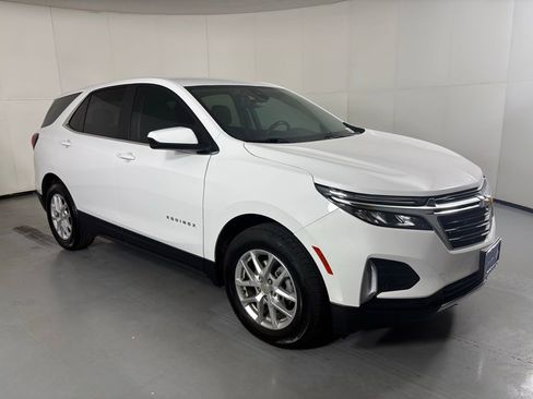 Used 2024 Chevrolet Equinox LT image 2