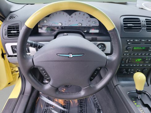 Used 2002 Ford Thunderbird Deluxe image 12
