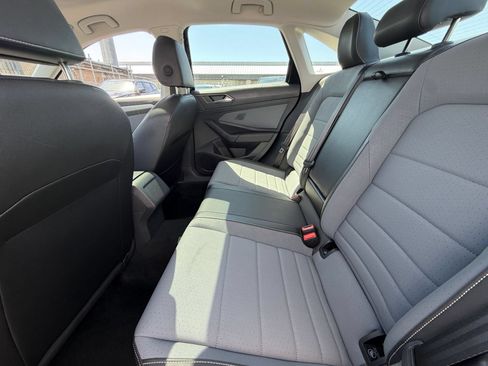 Used 2025 Volkswagen Jetta SE FWD image 25
