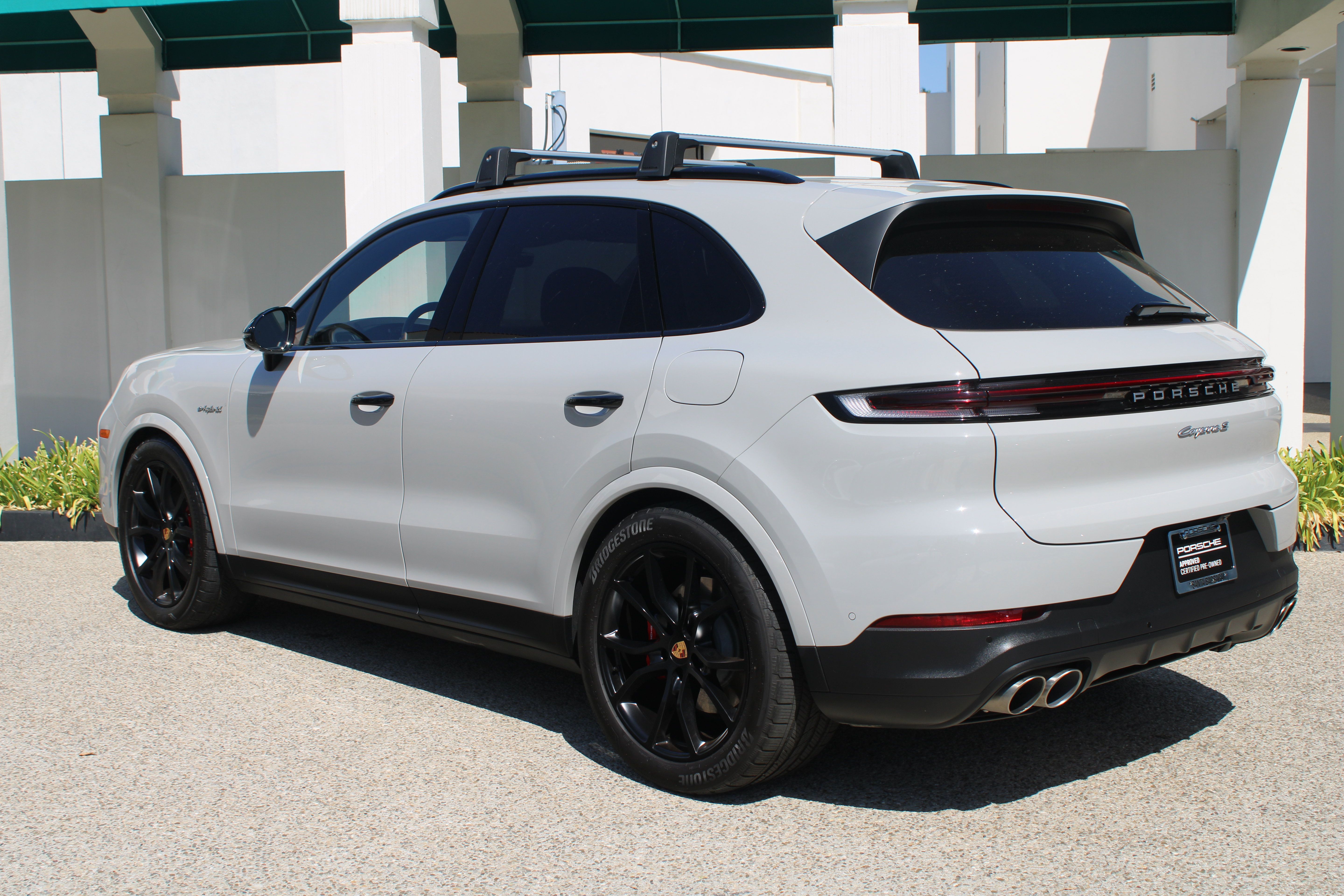 Certified 2025 Porsche Cayenne S AWD/4WD image 3