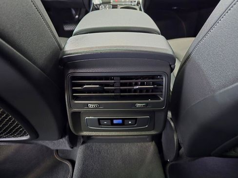 Used 2025 Audi Q7 3.0T Premium Plus AWD/4WD image 38