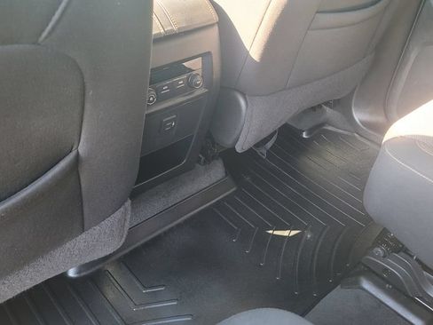 Used 2021 Chevrolet Traverse LT w/ LPO, Blackout Package AWD/4WD image 27