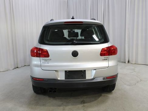 Used 2017 Volkswagen Tiguan S image 23