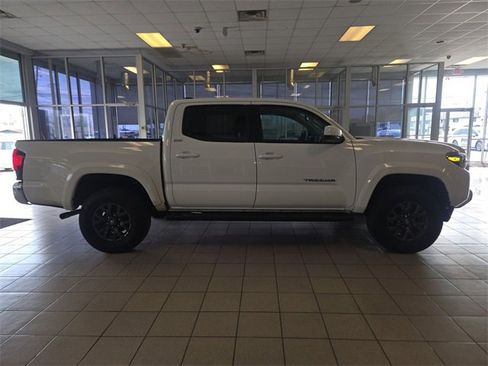 Used 2023 Toyota Tacoma SR5 image 9