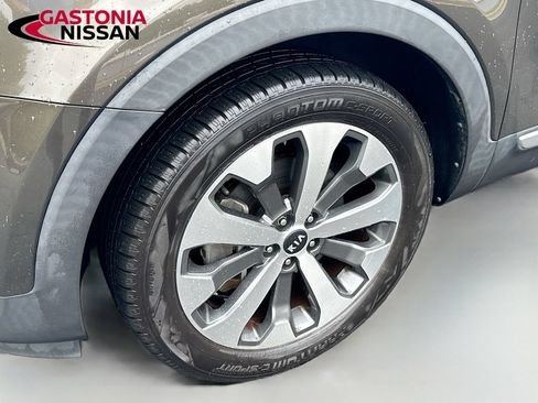 Used 2020 Kia Telluride S w/ S 8 Passenger Seating Package FWD image 38