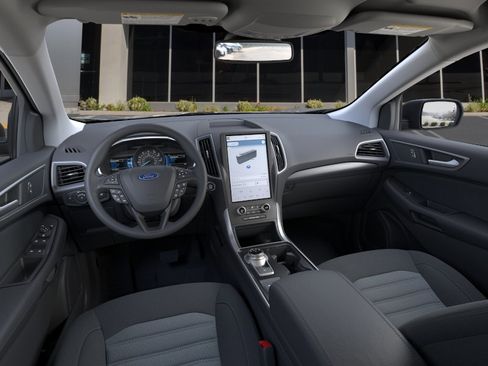 New 2024 Ford Edge SE image 9