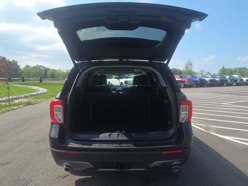 Used 2024 Ford Explorer XLT w/ Equipment Group 202A AWD/4WD image 10