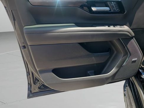 New 2026 Chevrolet Suburban LT w/ Comfort Package RWD image 17