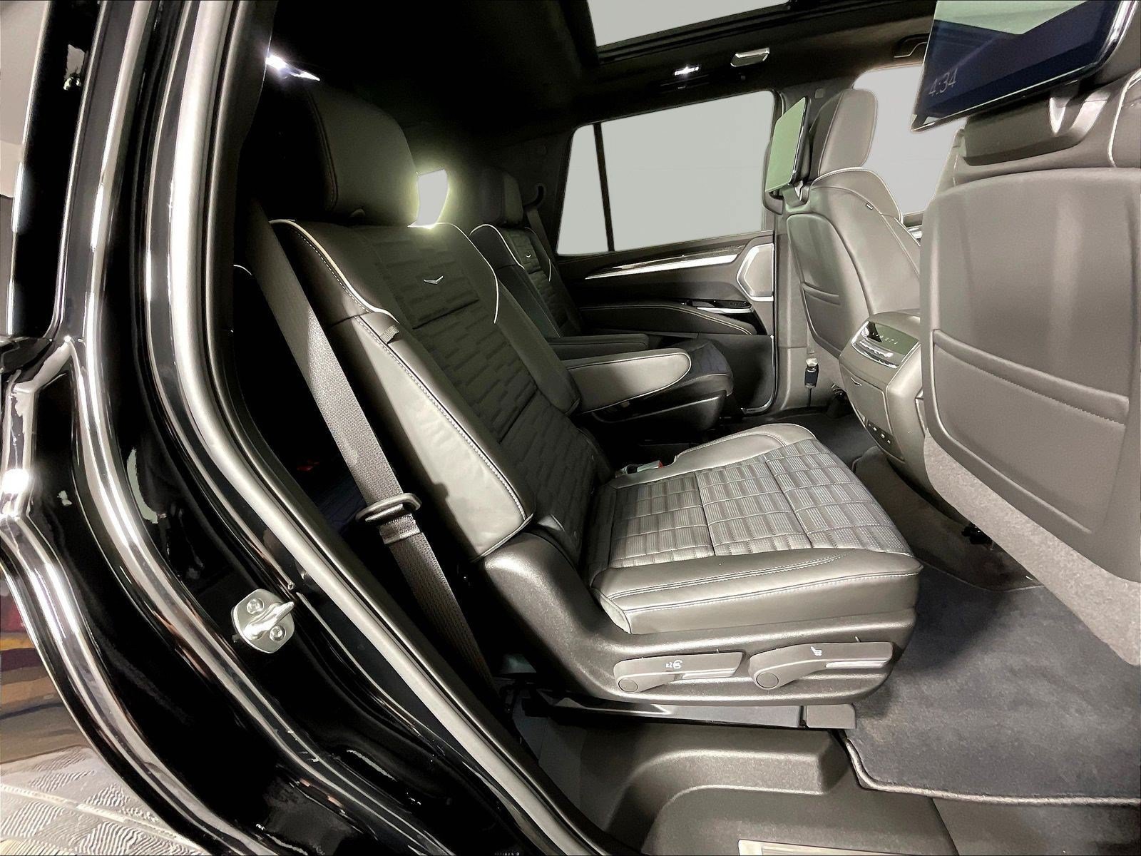 New 2027 Cadillac Escalade V AWD/4WD image 22