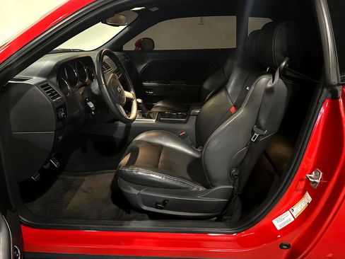 Used 2010 Dodge Challenger SRT8 image 9