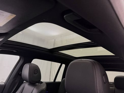 Used 2025 Mercedes-Benz GLS 450 4MATIC image 9