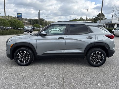 New 2026 Chevrolet TrailBlazer LT w/ Driver Confidence Package AWD/4WD image 6