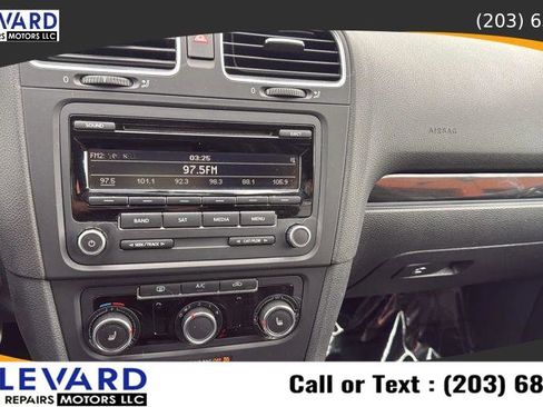 Used 2013 Volkswagen Golf 4-Door FWD image 14