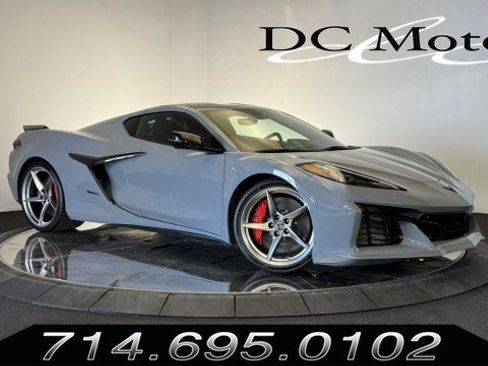 Used 2025 Chevrolet Corvette E-Ray w/ Stealth Interior Trim Package AWD/4WD image 1