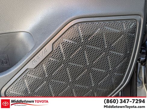 Used 2025 Toyota RAV4 XLE image 13