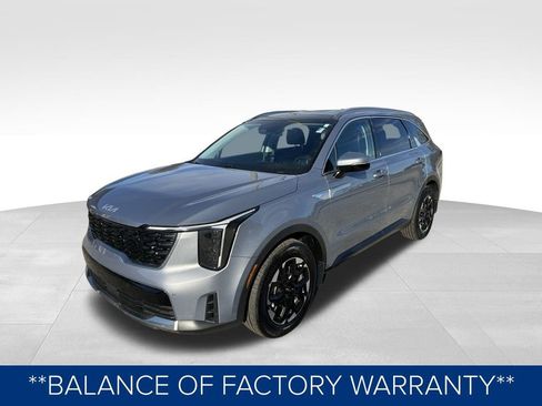 Used 2025 Kia Sorento S w/ Panoramic Sunroof Package image 13