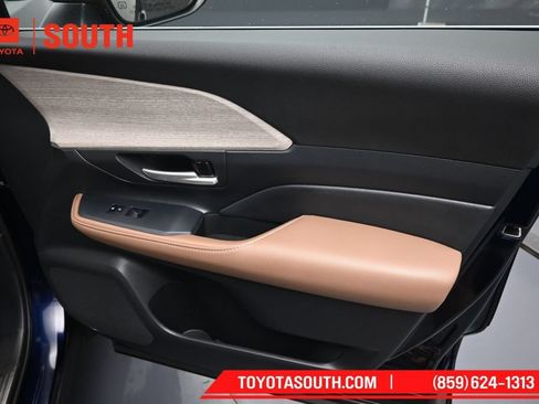 Used 2025 Toyota Grand Highlander AWD image 37