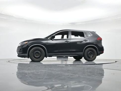 Used 2018 Nissan Rogue S image 36