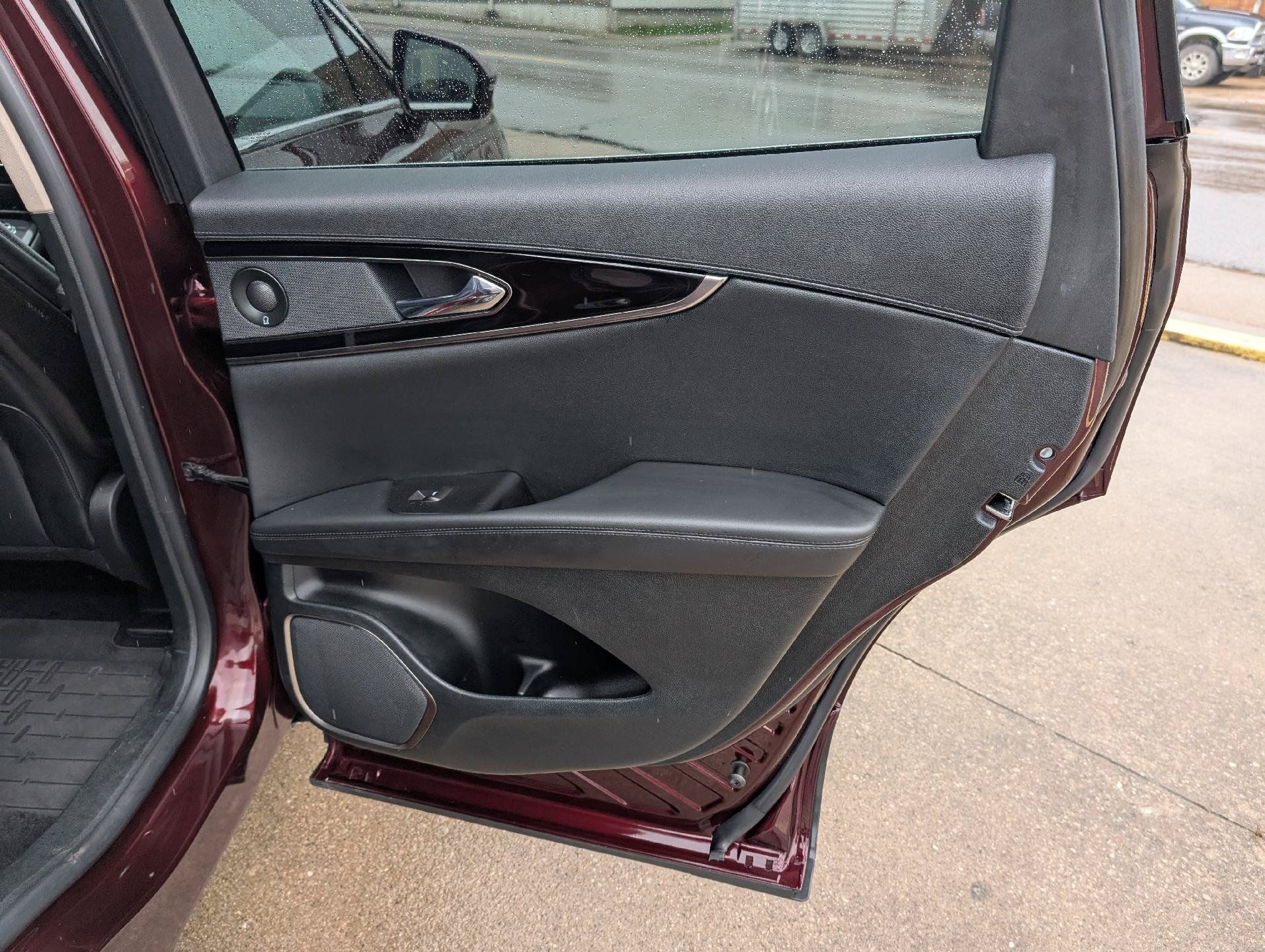 Used 2023 Lincoln Nautilus Reserve w/ Luxury Package AWD/4WD image 17