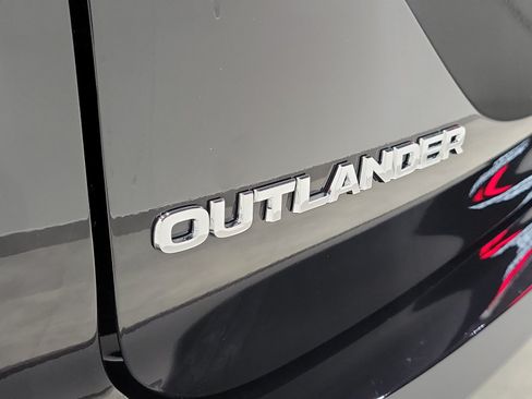 New 2026 Mitsubishi Outlander ES FWD image 7