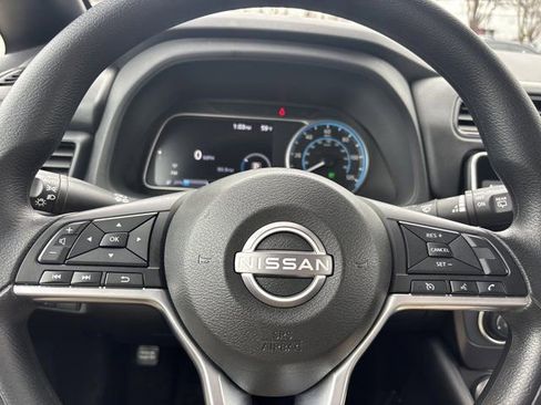 Used 2025 Nissan Leaf S image 22
