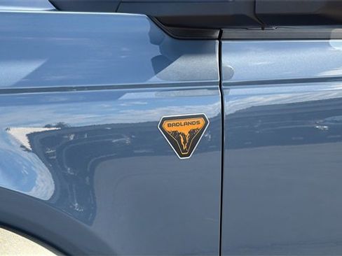 New 2025 Ford Bronco Badlands image 11