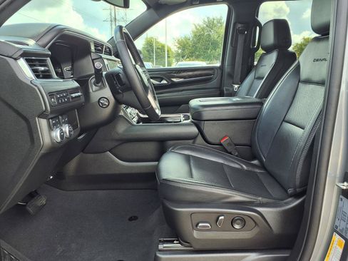 Used 2022 GMC Yukon XL Denali AWD/4WD image 18