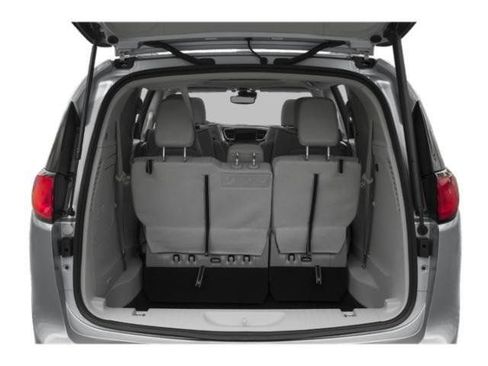 Used 2020 Chrysler Pacifica Touring-L w/ S Appearance Package FWD image 15