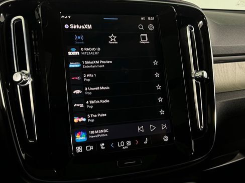 Used 2023 Volvo XC40 B5 Plus w/ Protection Package Premier image 18