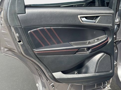Used 2022 Ford Edge ST-Line image 15