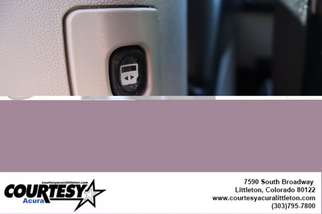Used 2015 Chrysler Town & Country Touring FWD image 21