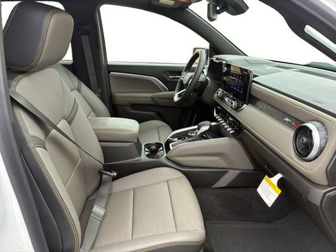 New 2026 Chevrolet Colorado ZR2 w/ Technology Package image 13