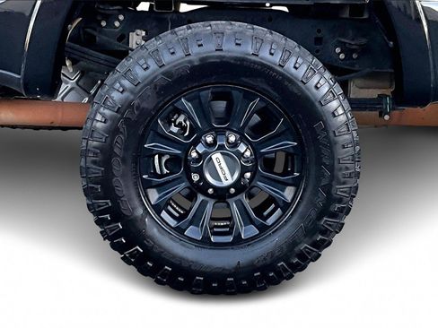 Used 2022 Ford F250 Lariat w/ Tremor Off-Road Package image 34