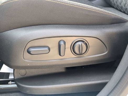 Used 2024 Chevrolet Equinox LT image 16