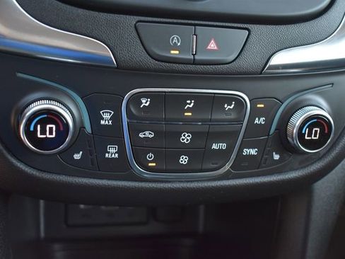 Used 2023 Chevrolet Equinox LT FWD image 32