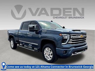 Used 2025 Chevrolet Silverado 2500 High Country w/ Technology Package AWD/4WD video 1