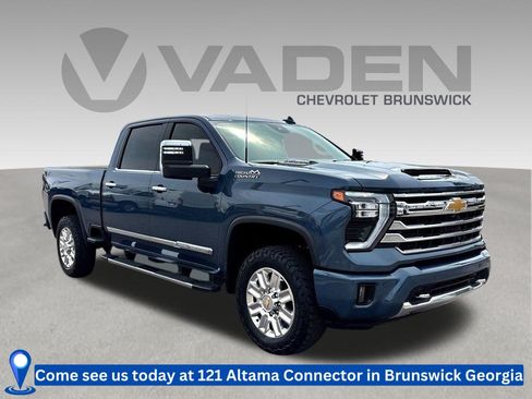 Used 2025 Chevrolet Silverado 2500 High Country w/ Technology Package AWD/4WD image 1