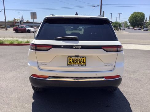 Used 2024 Jeep Grand Cherokee Laredo X w/ Trailer Tow Package image 27