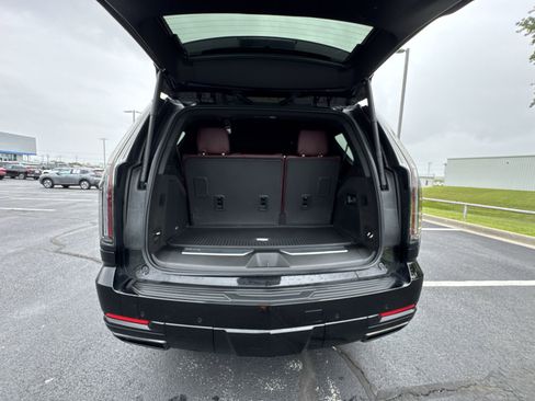 Certified 2026 Cadillac Escalade Sport w/ LPO, ONYX Package AWD/4WD image 25