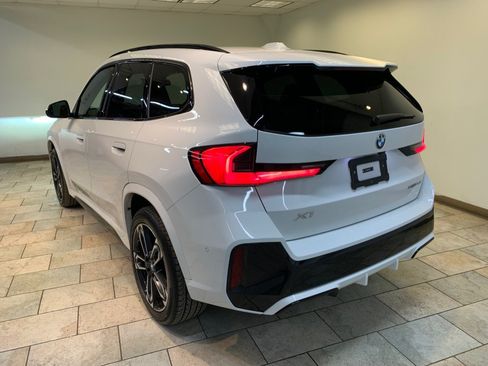 Used 2023 BMW X1 xDrive28i w/ M Sport Package AWD/4WD image 8