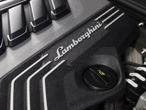 Used 2021 Lamborghini Urus image 34