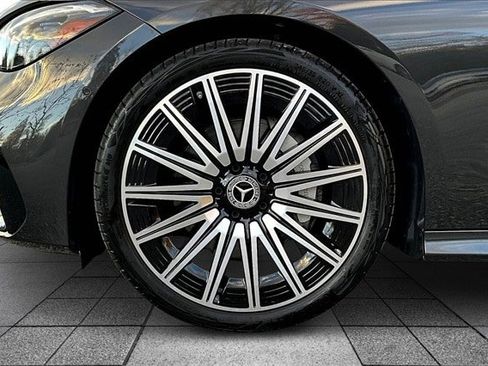 Certified 2025 Mercedes-Benz CLE 300 4MATIC Coupe image 37