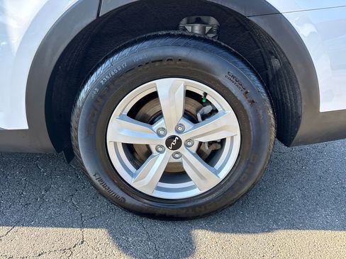 Certified 2024 Kia Sorento LX image 19